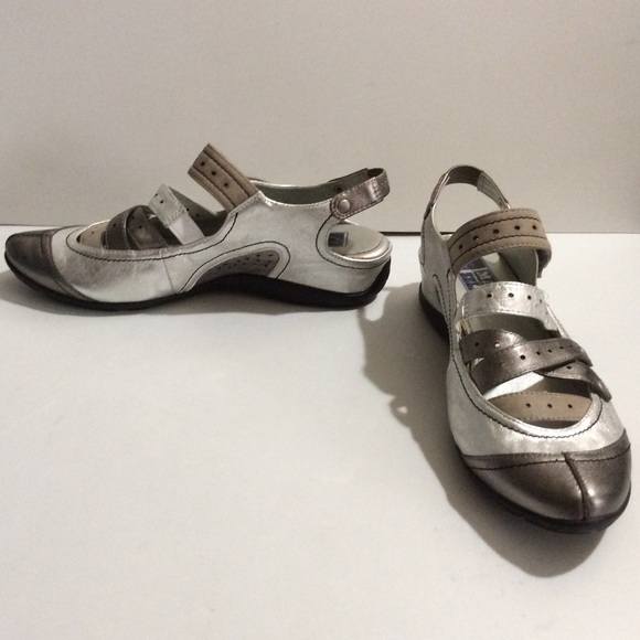 Mam’Zelle silver leather upper closed toe sandal - Picture 2 of 7